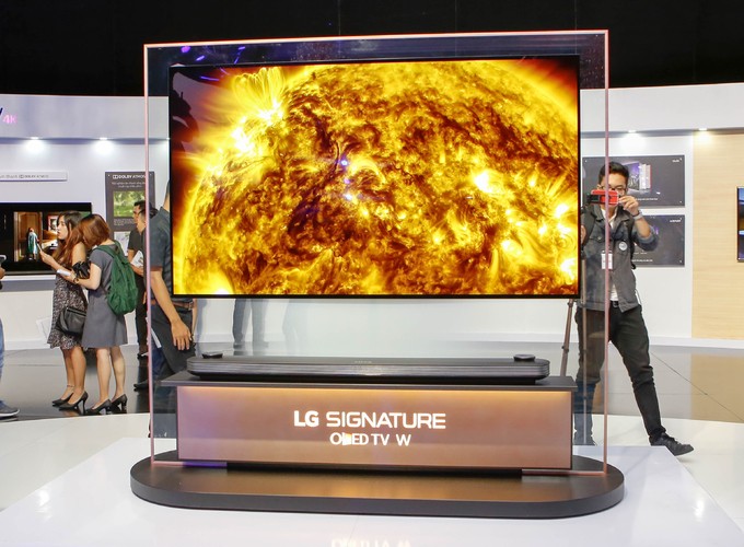 LG Signature W - TV OLED mỏng nhất Việt Nam ảnh 1