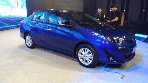 Toyota Yaris Ativ 2017 - bản sao Vios giá từ 14.100 USD ảnh 2