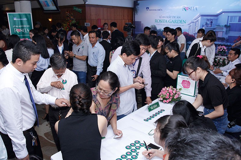 Nhà phố 2 sân vườn Rosita Garden của Khang Điền hút khách ảnh 1