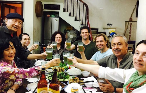 Sức sống 40 năm của chiếc cốc vại bia thời bao cấp ảnh 4