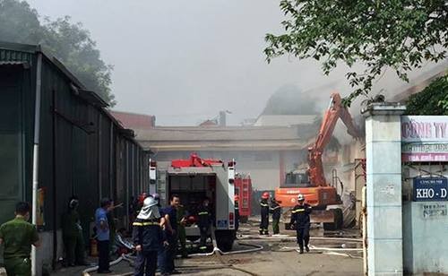 Cháy kho hàng ở Cảng Hà Nội ảnh 2