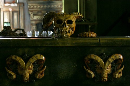 Bữa ăn trong địa ngục ở nhà hàng của 1.000 con ma ảnh 9