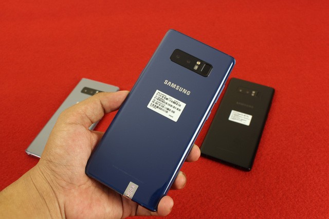 Galaxy Note8 xách tay về Việt Nam, giá bán cao hơn hàng chính hãng ảnh 1