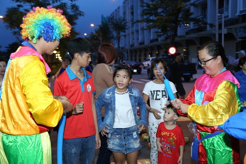 Cư dân trải nghiệm “Đêm trăng cổ tích” cùng khu đô thị Vạn Phúc ảnh 2