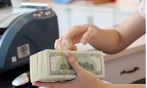 Phó thống đốc: 'Dự trữ ngoại hối 45 tỷ USD giúp Việt Nam nâng cao uy tín quốc tế' ảnh 2