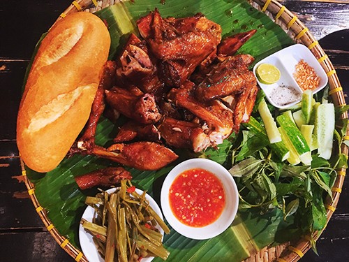 Ba địa chỉ có món gà ngon tại Sài Gòn ảnh 2