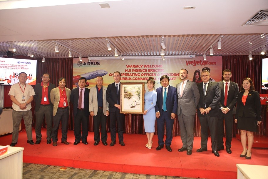 Chủ tịch tập đoàn Airbus tới Việt Nam ảnh 2