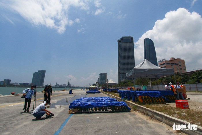 Cận cảnh 'trận địa pháo hoa' trước giờ khai hỏa ảnh 1