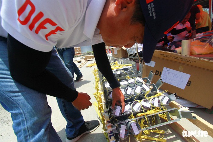 Cận cảnh 'trận địa pháo hoa' trước giờ khai hỏa ảnh 4