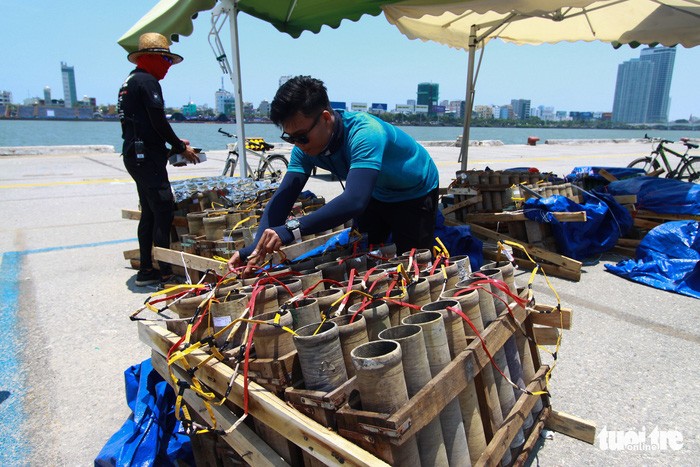 Cận cảnh 'trận địa pháo hoa' trước giờ khai hỏa ảnh 6