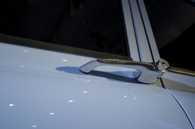 Hãng súng AK-47 làm xe chạy điện cạnh tranh với Tesla ảnh 4