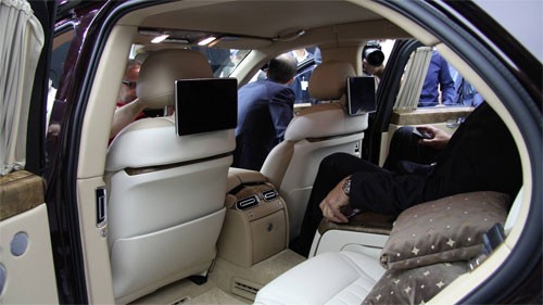 'Rolls-Royce' của Nga trình làng - siêu sedan 598 mã lực ảnh 2