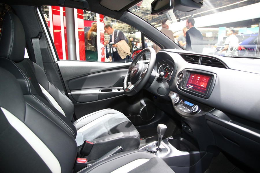 Toyota Yaris GS Sport 2019 trình làng tại Paris ảnh 4