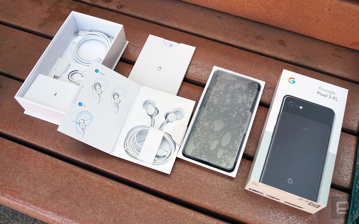 Chưa ra mắt, Google Pixel 3 XL 'tai thỏ' đã được bán ở Hong Kong ảnh 1