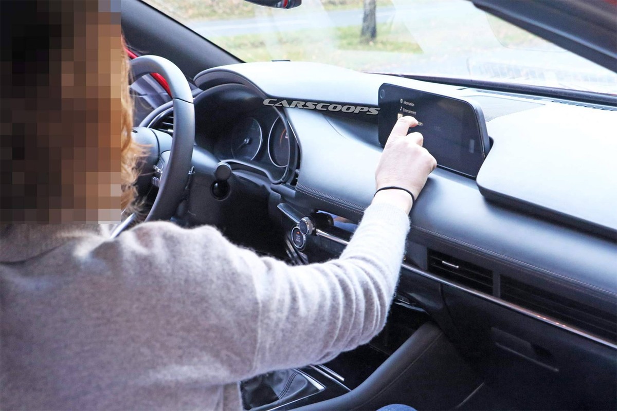 Mazda3 mới thiết kế lại nội thất ảnh 2