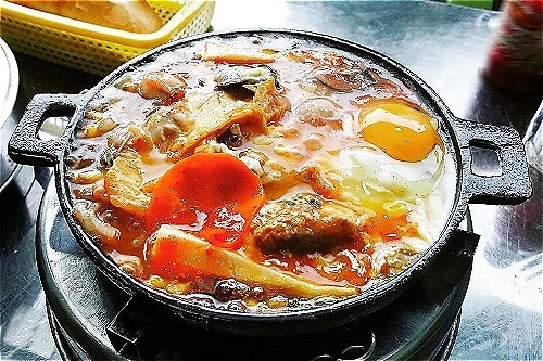 Ba món chỉ ngon khi bày trên chảo nóng ở Sài Gòn ảnh 2