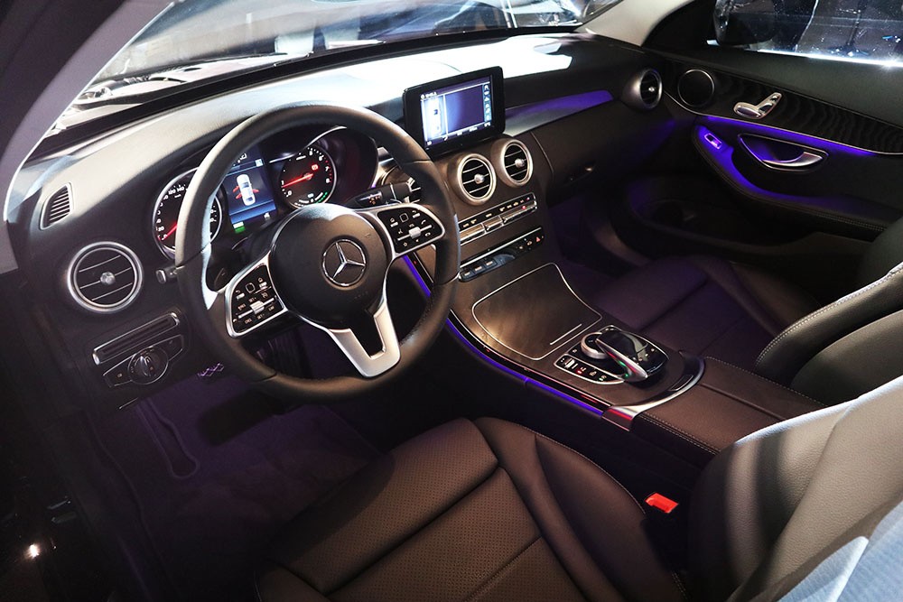 Mercedes C-class mới giá từ 1,5 tỷ - xe sang muốn lấy khách bình dân ảnh 5