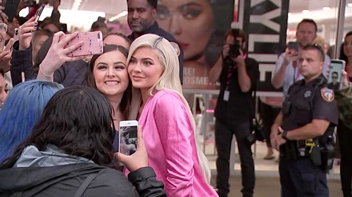 Nữ tỷ phú 21 tuổi trẻ nhất thế giới ảnh 1