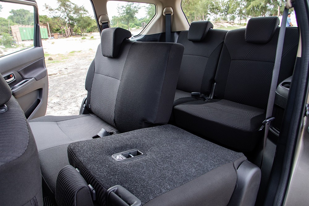 Suzuki Ertiga giá cao nhất 549 triệu - 'phả hơi nóng' lên Mitsubishi Xpander ảnh 3