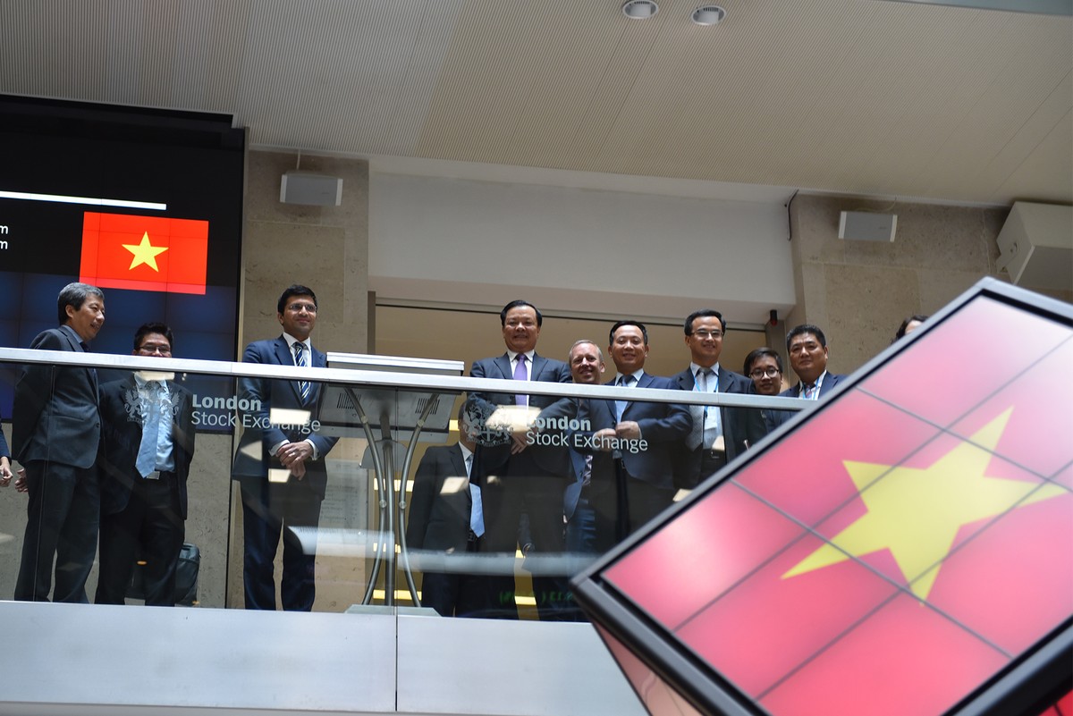  Đường đến sàn chứng khoán TOP 3 toàn cầu ảnh 1