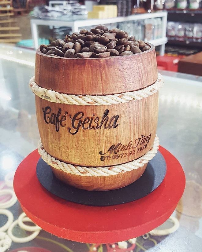 Uống một ly cà phê 'mất đứt' gần nửa chỉ vàng ảnh 2