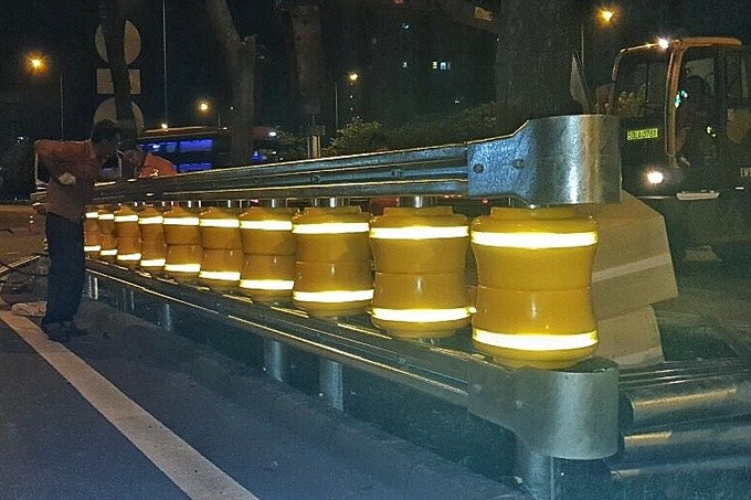 Hộ lan bánh xoay chống lật xe ảnh 6