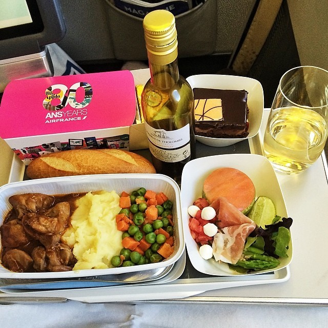 Khẩu phần ăn trên máy bay của các hãng hàng không nổi tiếng ảnh 10