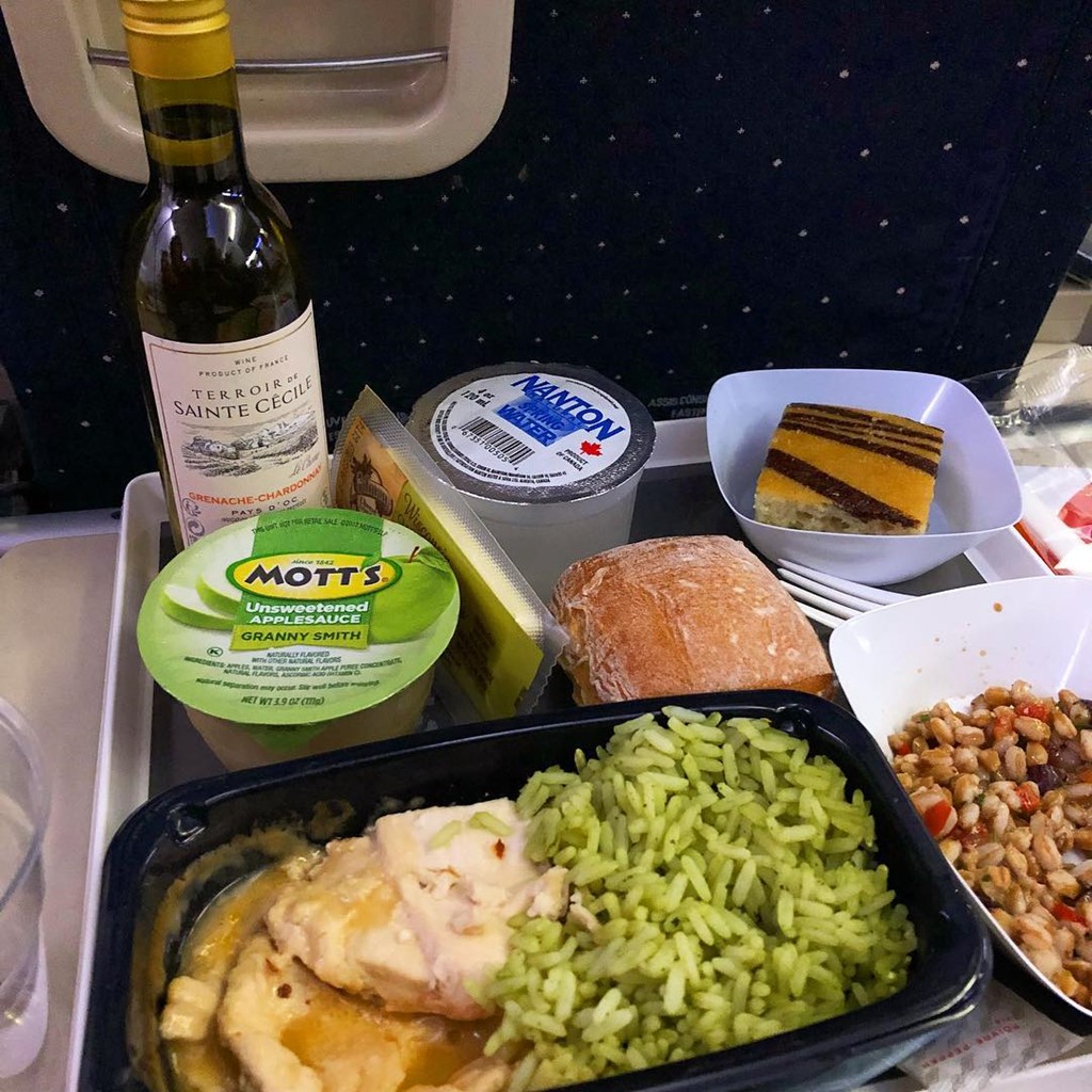 Khẩu phần ăn trên máy bay của các hãng hàng không nổi tiếng ảnh 11