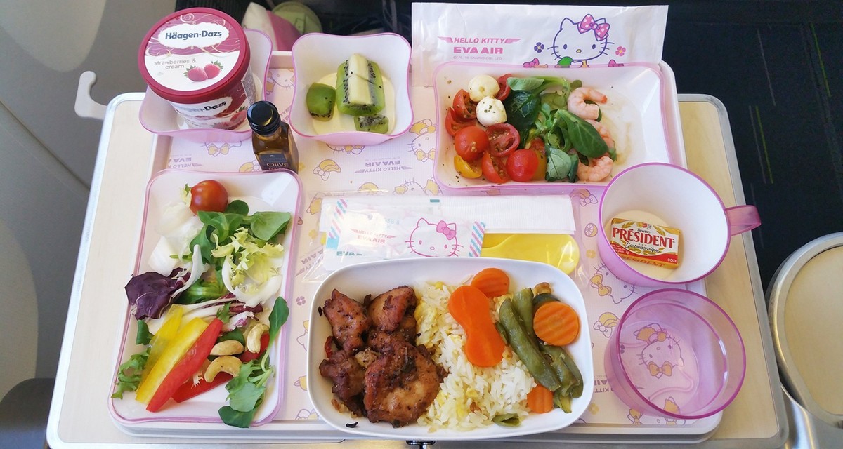 Khẩu phần ăn trên máy bay của các hãng hàng không nổi tiếng ảnh 14