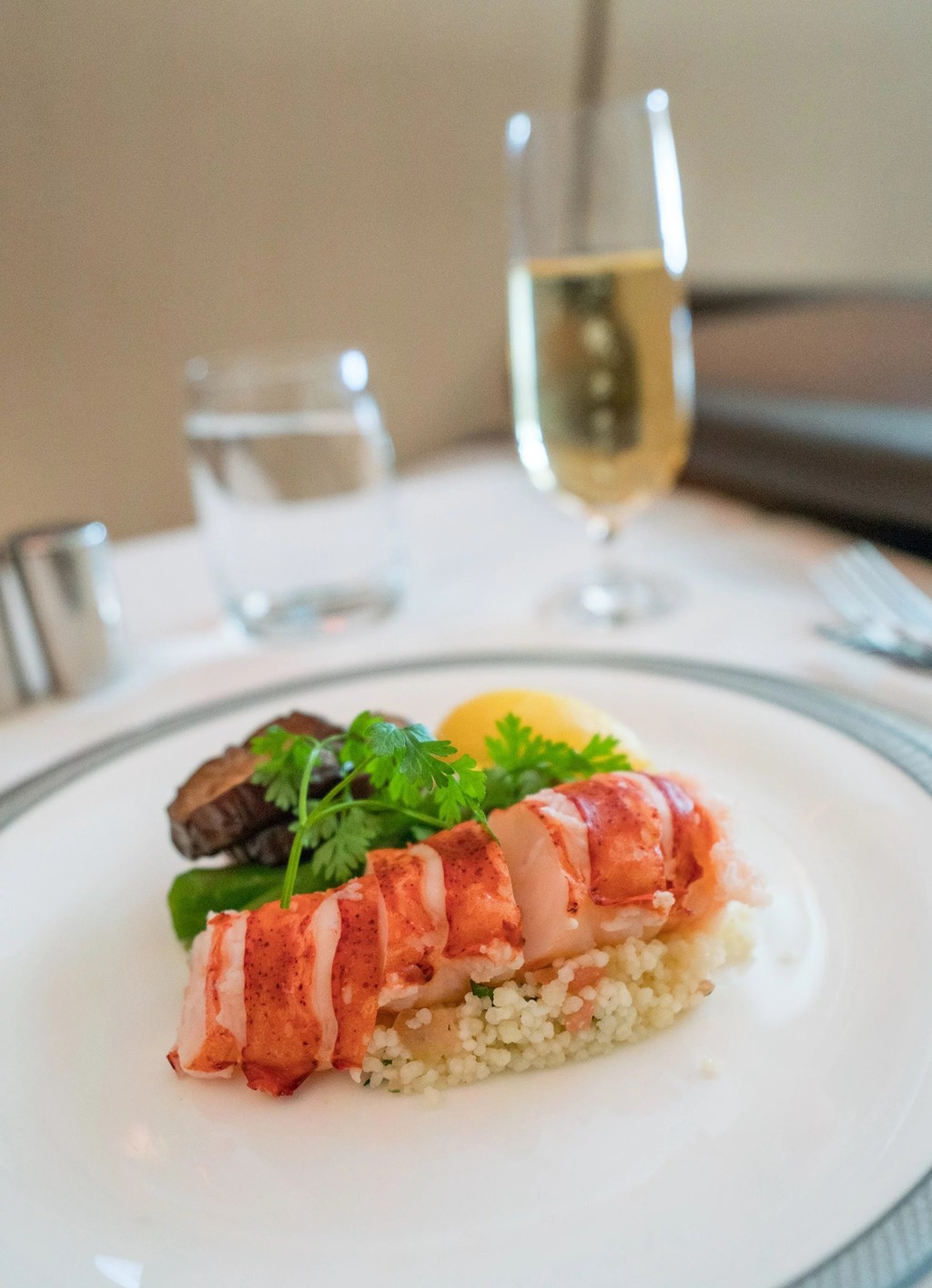 Khẩu phần ăn trên máy bay của các hãng hàng không nổi tiếng ảnh 4