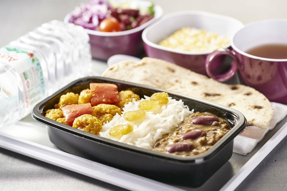 Khẩu phần ăn trên máy bay của các hãng hàng không nổi tiếng ảnh 8