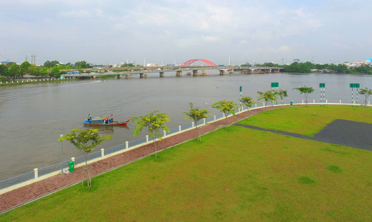 Cuộc sống khác biệt của cư dân 2 bờ sông Sài Gòn ảnh 2