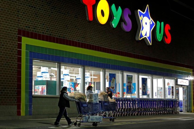 Nhìn lại cảnh hỗn loạn, giẫm đạp, thương vong vào dịp Black Friday ở Mỹ ảnh 4