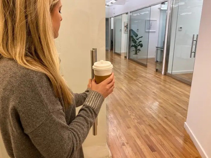 Một ngày làm việc của trợ lý nhà siêu giàu ảnh 5