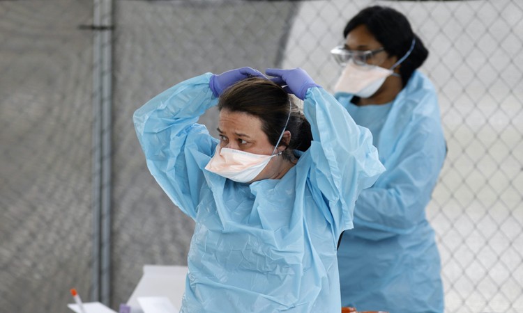 Bác sĩ Mỹ: Bầu trời đang sụp đổ ảnh 1