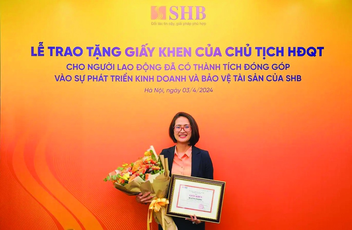 Lê Thu Phương Trưởng phòng Khách hàng doanh nghiệp SHB Hàn Thuyên. Lê Thu Phương Trưởng phòng Khách hàng doanh nghiệp SHB Hàn Thuyên.