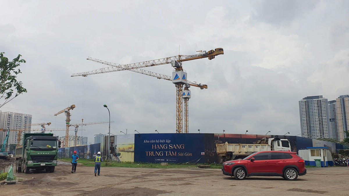 Nguồn cung nhà ở mới vẫn chủ yếu là phân khúc cao cấp. Ảnh: Lê Toàn.