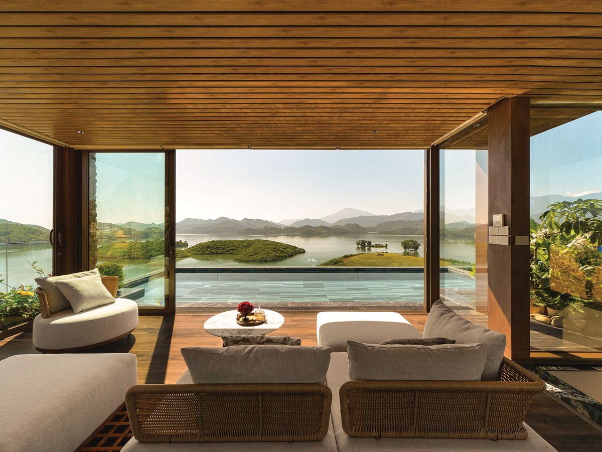 Một dinh thự với tầm nhìn hướng hồ Một dinh thự với tầm nhìn hướng hồ