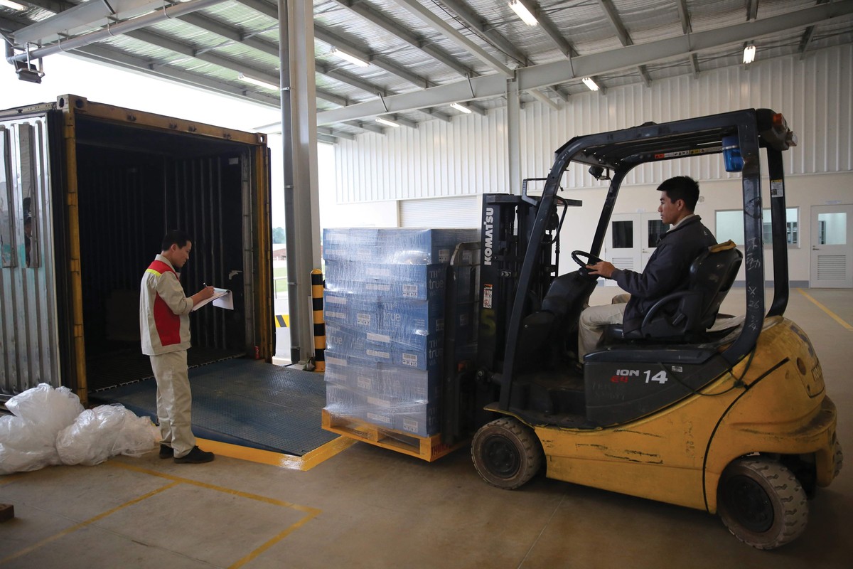 Nhu cầu kho xưởng xây sẵn đang tăng nhanh. Ảnh: Dũng Minh.