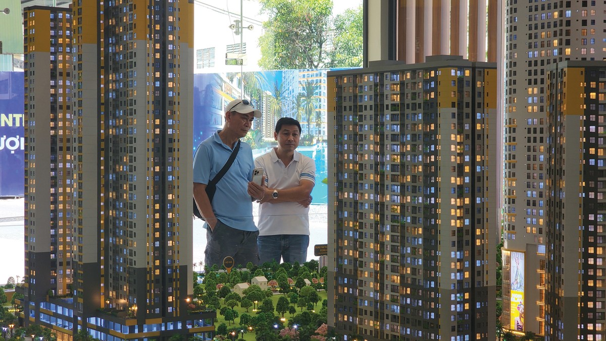 Một lượng căn hộ đang được rao bán với giá giảm nhẹ. Ảnh: Lê Toàn.