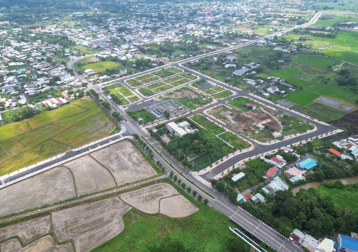 Diễn biến thị trường địa ốc trong nửa đầu năm 2026 không mấy thuận lợi. Ảnh: Lê Toàn. Diễn biến thị trường địa ốc trong nửa đầu năm 2026 không mấy thuận lợi. Ảnh: Lê Toàn.