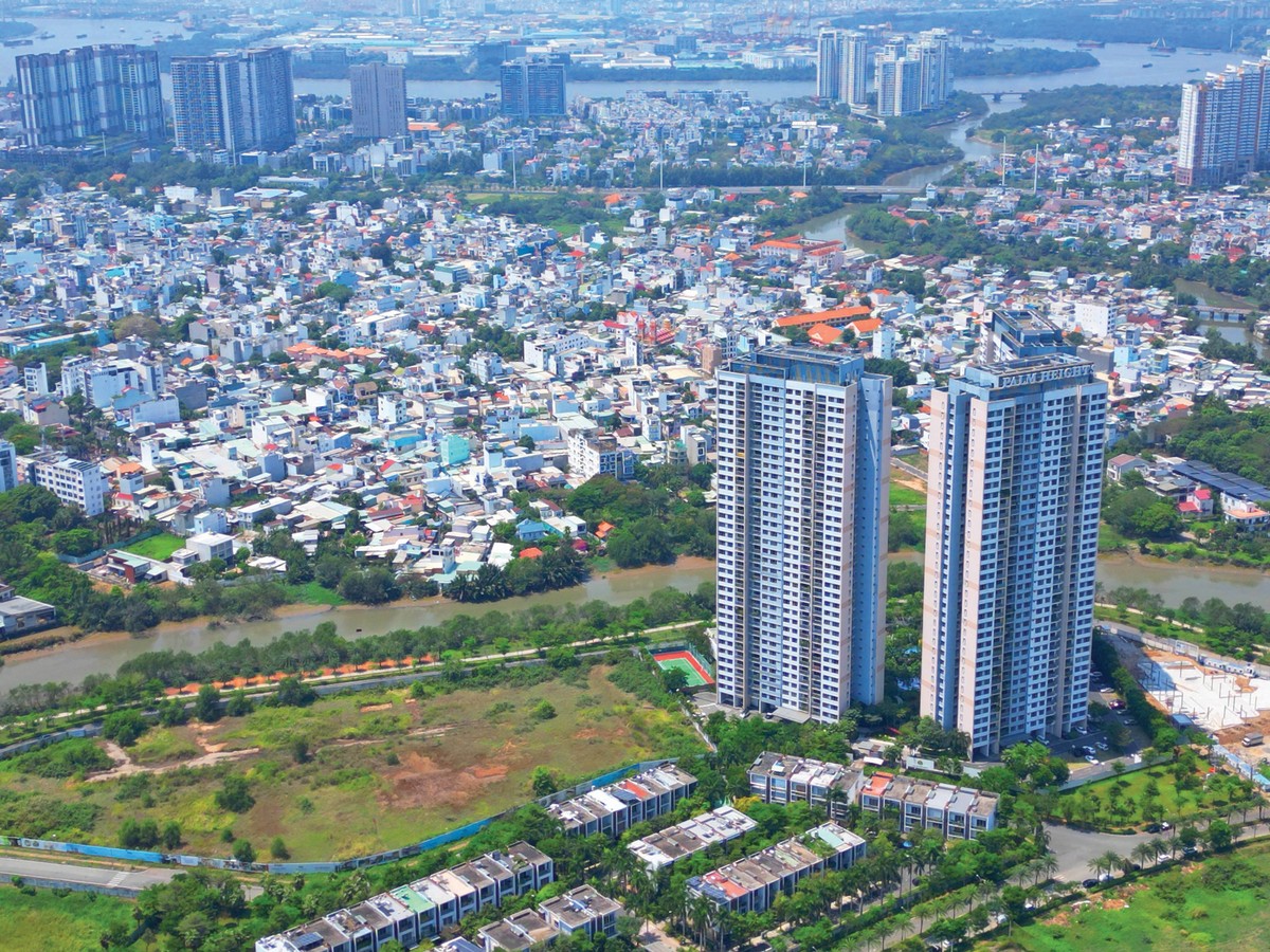 Thị trường bất động sản phía Nam đang chứng kiến cú “hãm phanh” về thanh khoản. Ảnh: Lê Toàn. Thị trường bất động sản phía Nam đang chứng kiến cú “hãm phanh” về thanh khoản. Ảnh: Lê Toàn.