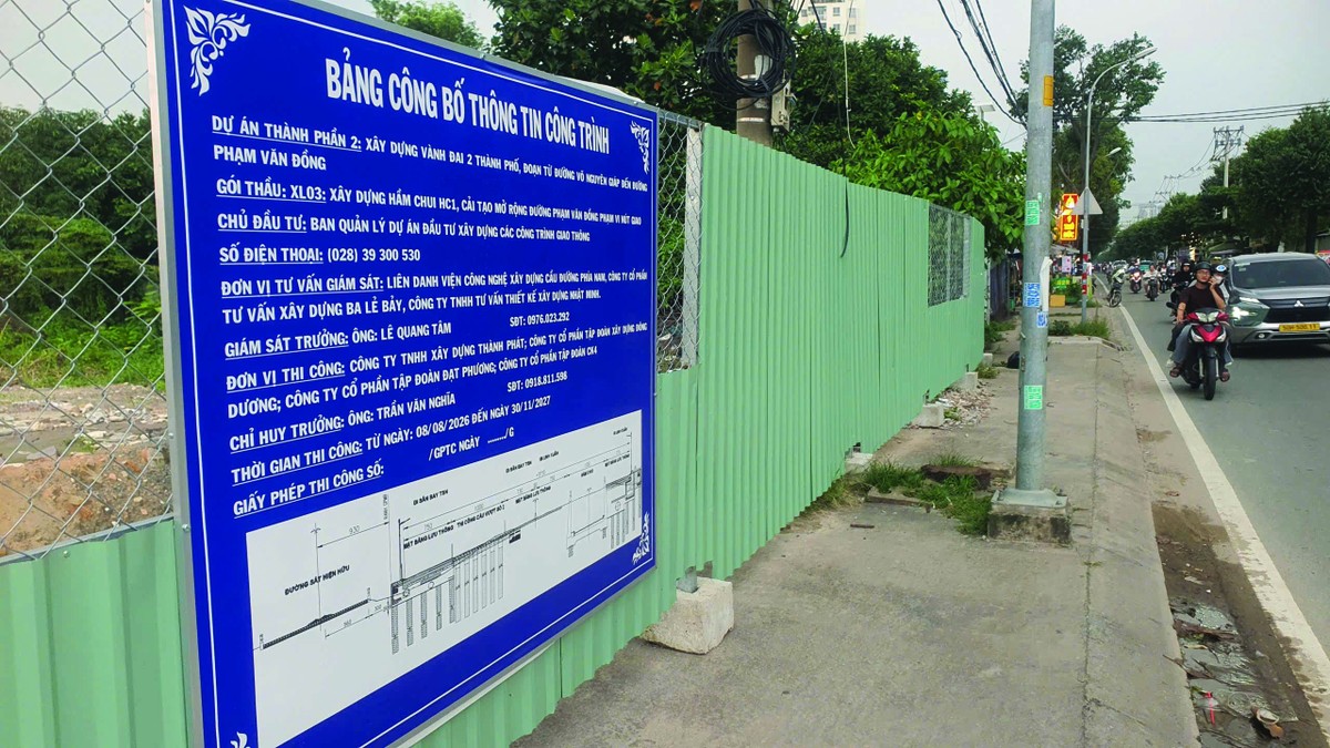 Những đoạn tuyến còn dang dở đường Vành đai 2 tiếp tục được hoàn thiện. Ảnh: Lê Toàn.