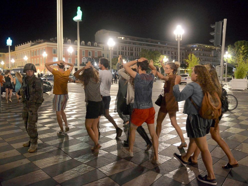 Sau khủng bố tại Nice, Pháp sẽ chứng minh sức mạnh quân đội tại Syria, Iraq ảnh 1