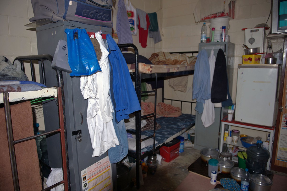 Giá dầu giảm, hàng chục nghìn lao động châu Á “mắc bẫy” tại Ả Rập Xê út ảnh 1