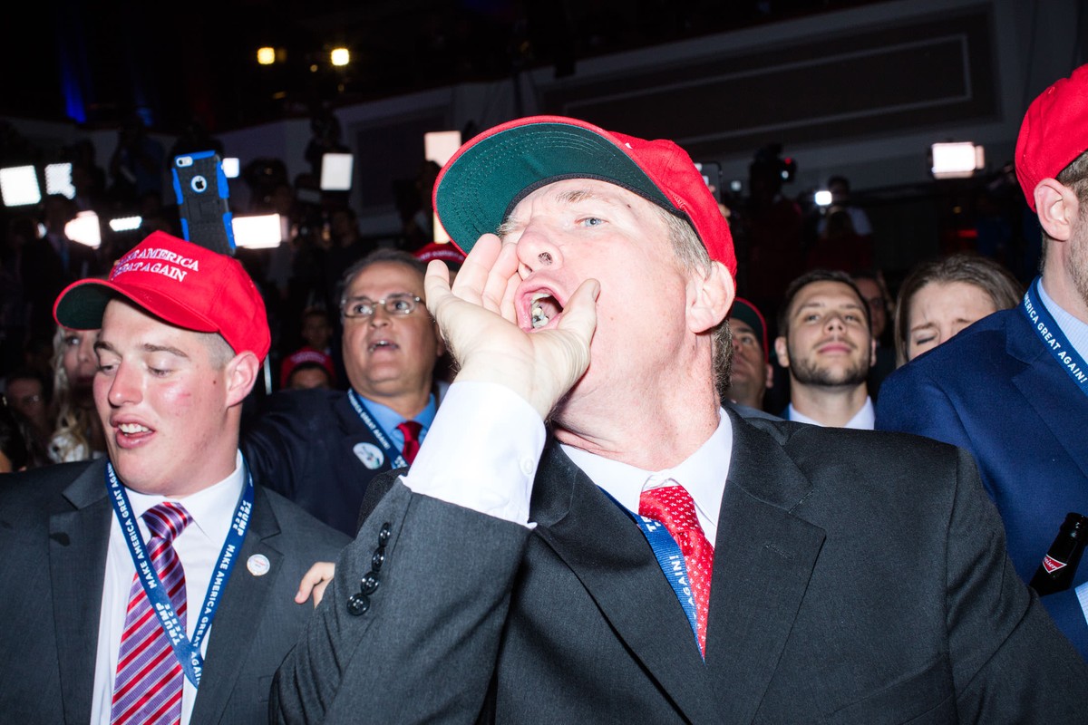 Cận cảnh 2 sắc thái tại bữa tiệc hậu bầu cử tổng thống Mỹ ảnh 1