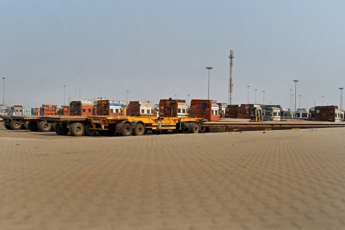 Quyết định đổi tiền khiến Ấn Độ rơi vào "cơn bão" náo loạn ảnh 5