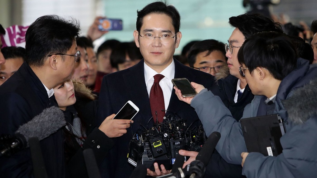 Người thừa kế Samsung nối gót cha mình vướng vào scandal ảnh 1