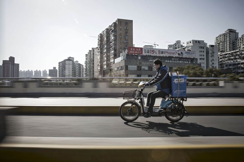 Quên DHL, FedEx đi, đã đến thời của những “người vận chuyển” Trung Quốc ảnh 2