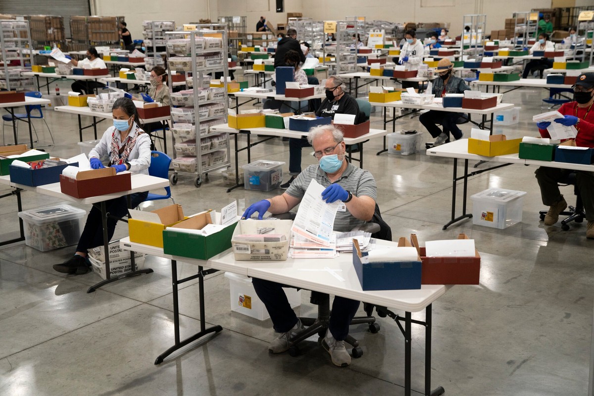 Công tác kiểm phiếu tại Los Angeles Công tác kiểm phiếu tại Los Angeles